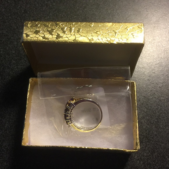 925 SS Ring w/Genuine Garnets Size 7 - Picture 5 of 7